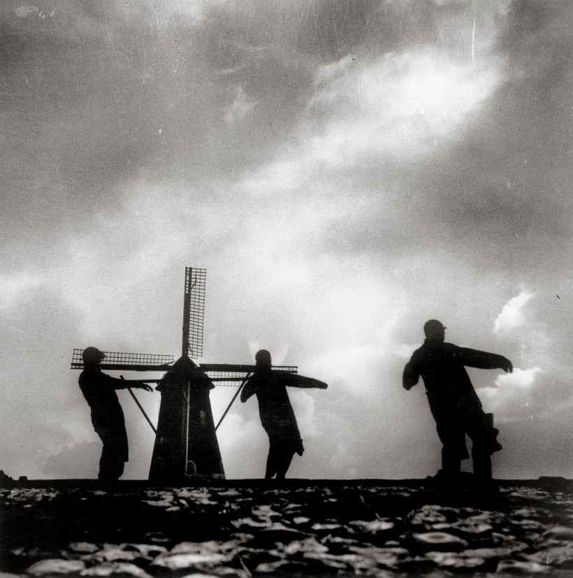 Untitled, 1933 (John Fernhout, Anneke van der Feer, Joris Ivens, Westkapelle, Zeeland, Pays-Bas) /Eva Besnyö /sc